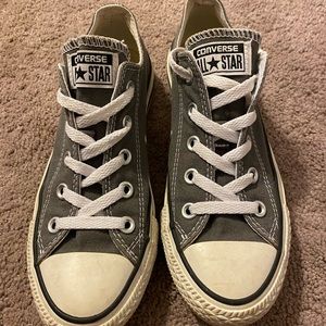 Grey Low Top Converse Allstar